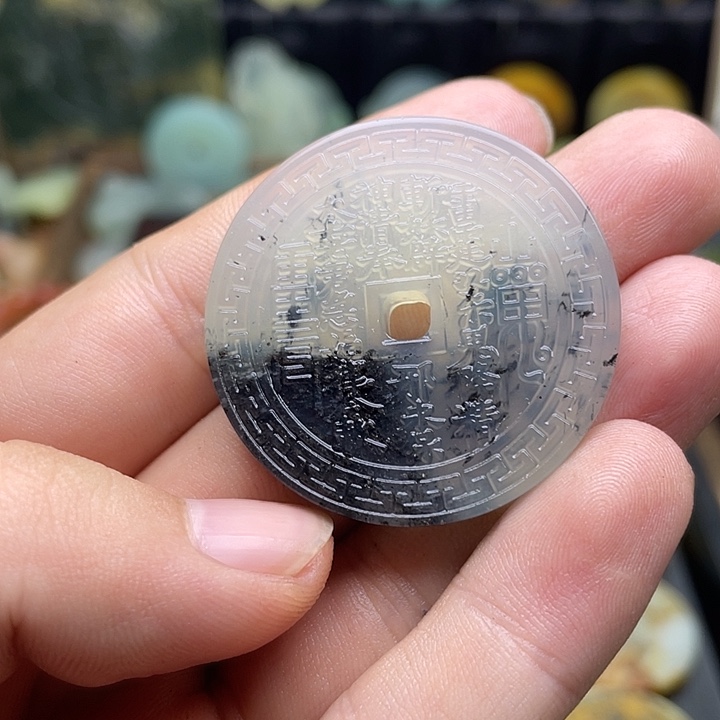 蛇纹石玉挂件合金