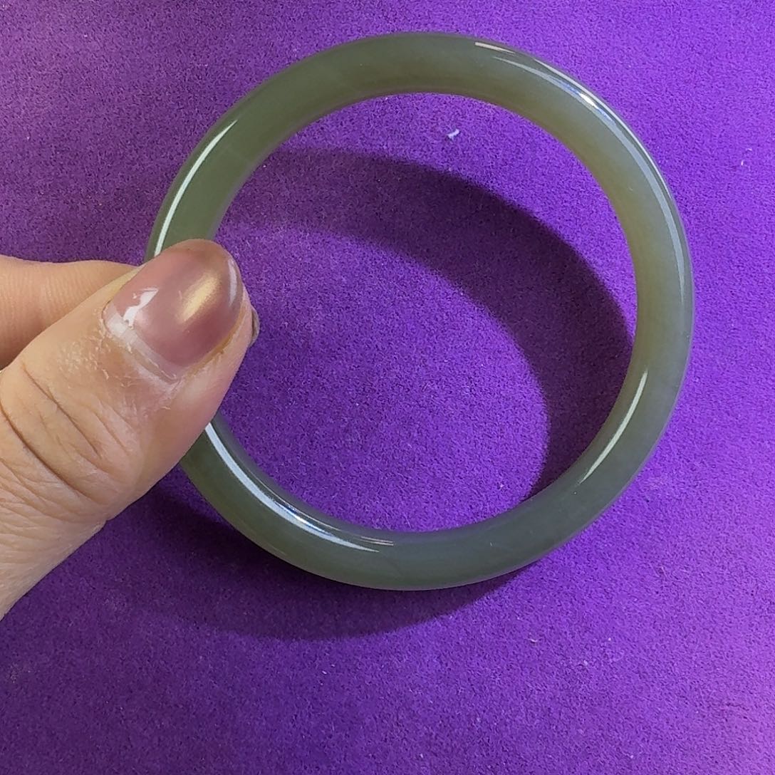 ****忘和田玉未镶嵌手镯