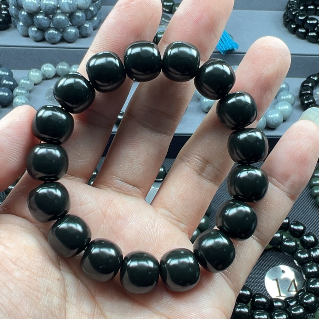 *****和田玉未镶嵌手链