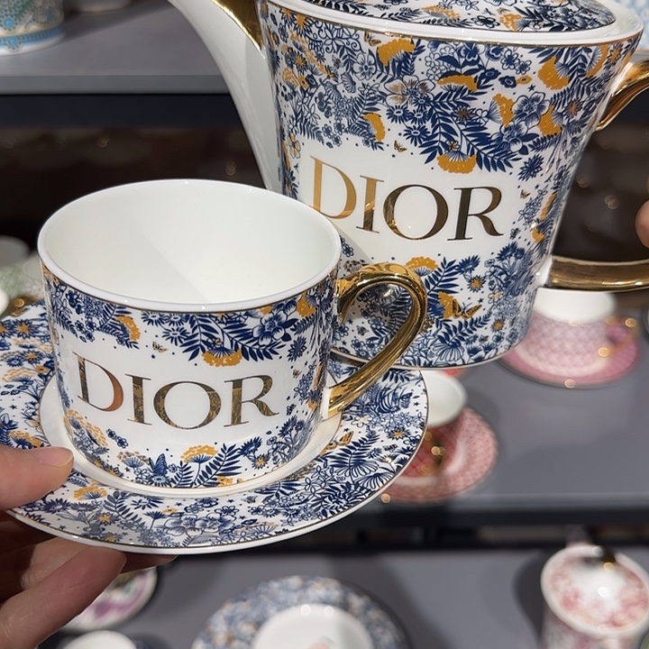 一壶两杯两碟杯碟