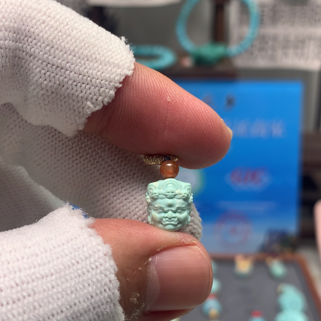 绿松石未镶嵌挂件