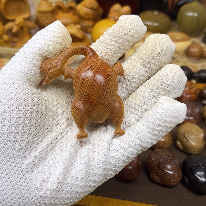 香榧木崖柏烤鸭可爱木雕摆件