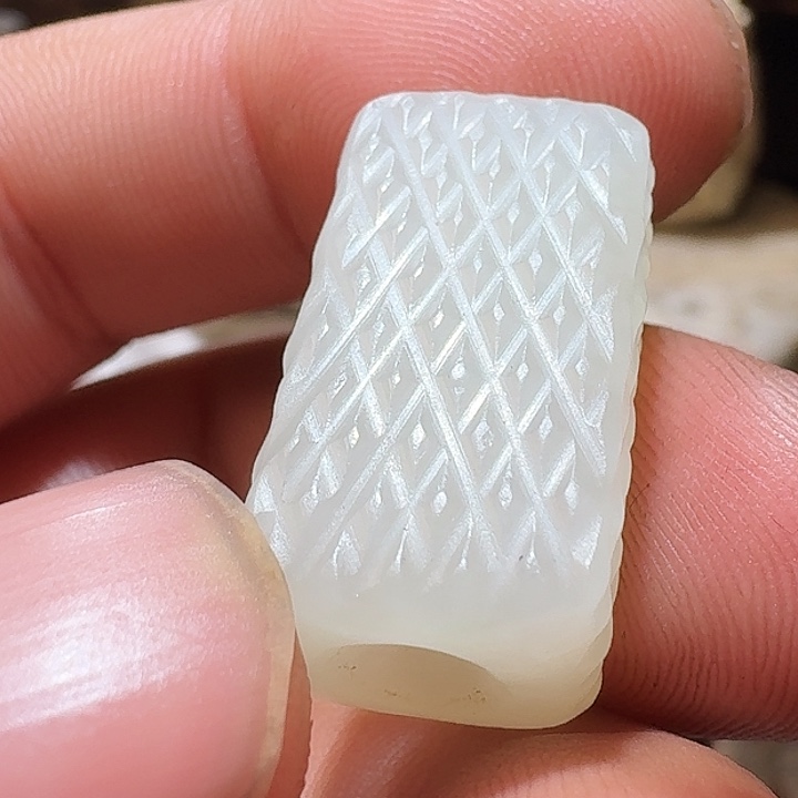 和田玉（糖玉）颈饰未镶嵌丰*