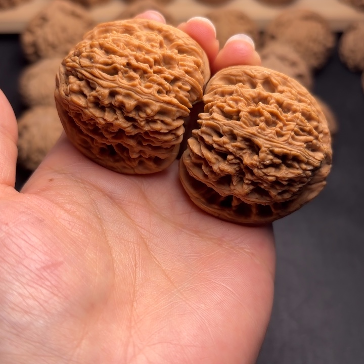 还***字文玩核桃把件42南疆