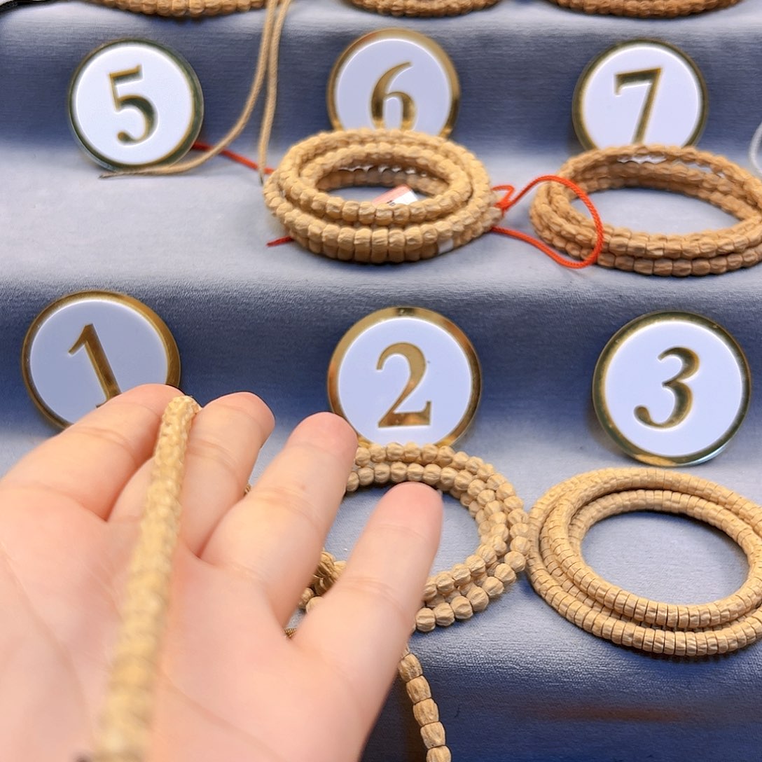 柏香籽/百香籽手串小*鲸