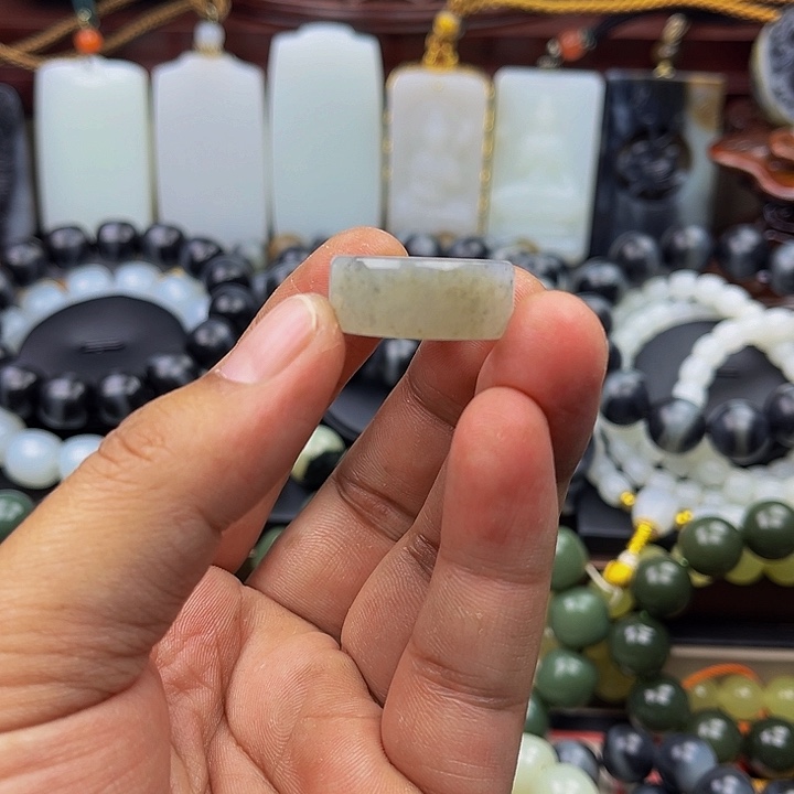 未镶嵌戒圈和田玉西**的