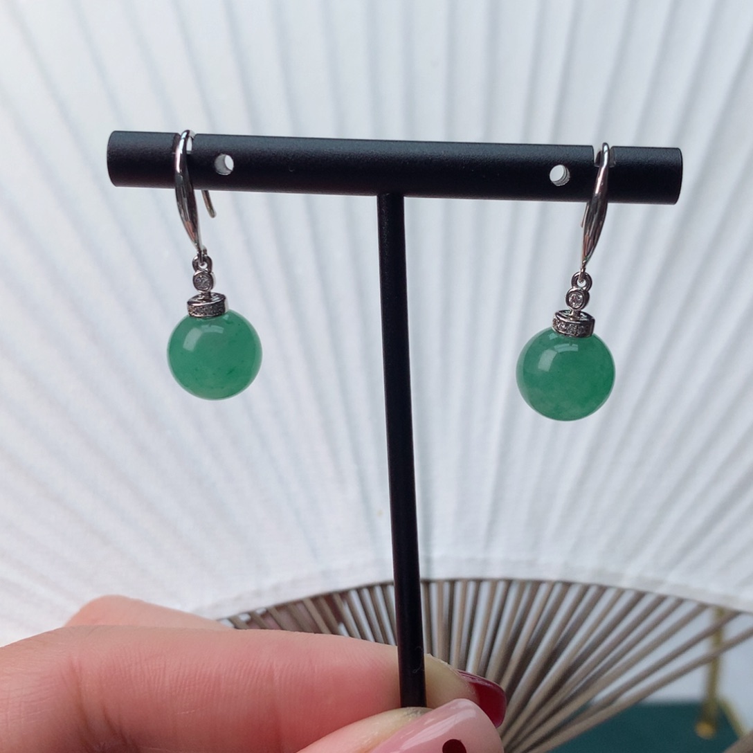 石英质玉冰飘花精品耳饰未镶嵌