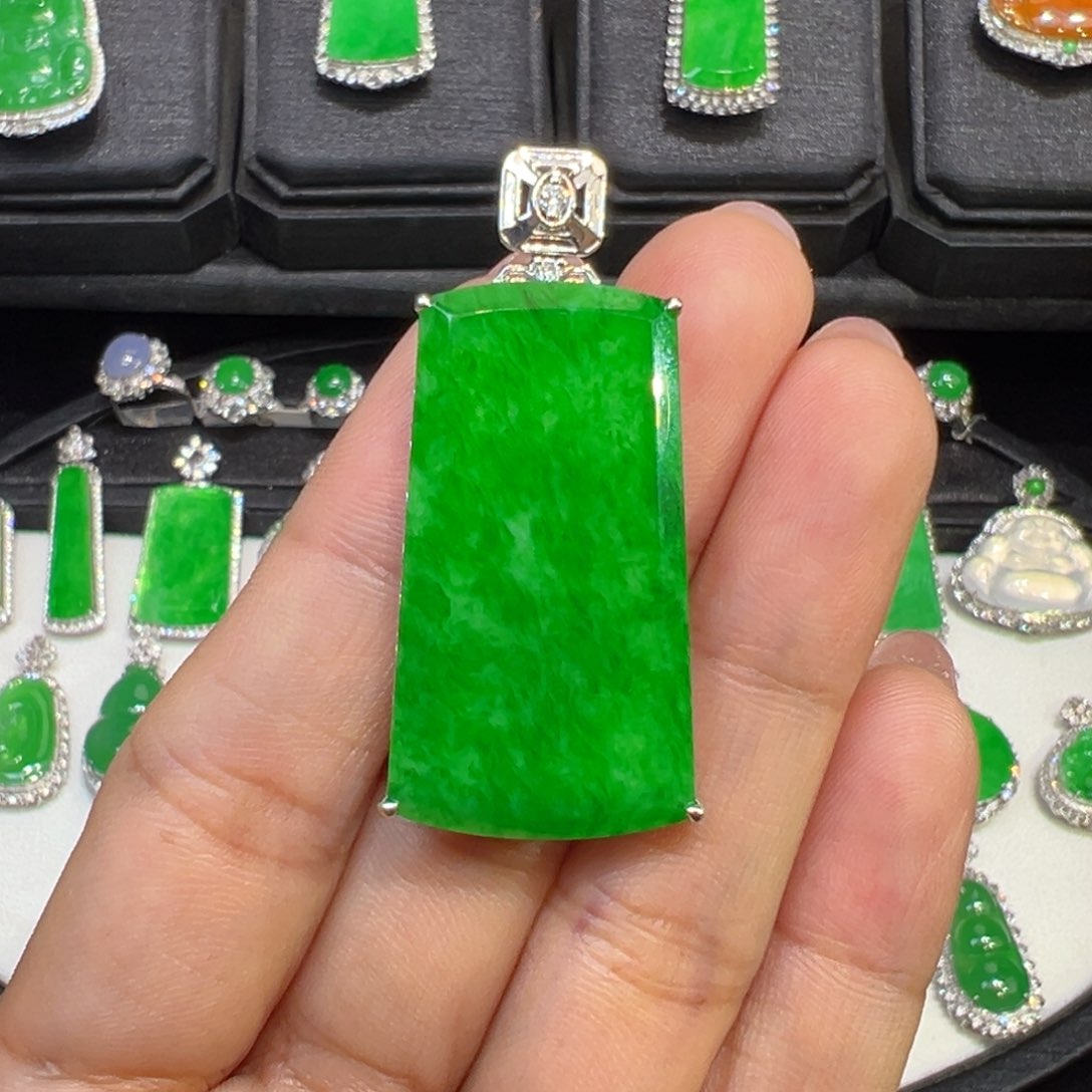 翡翠18K金镶嵌颈饰用****6收到货48小时鉴赏期