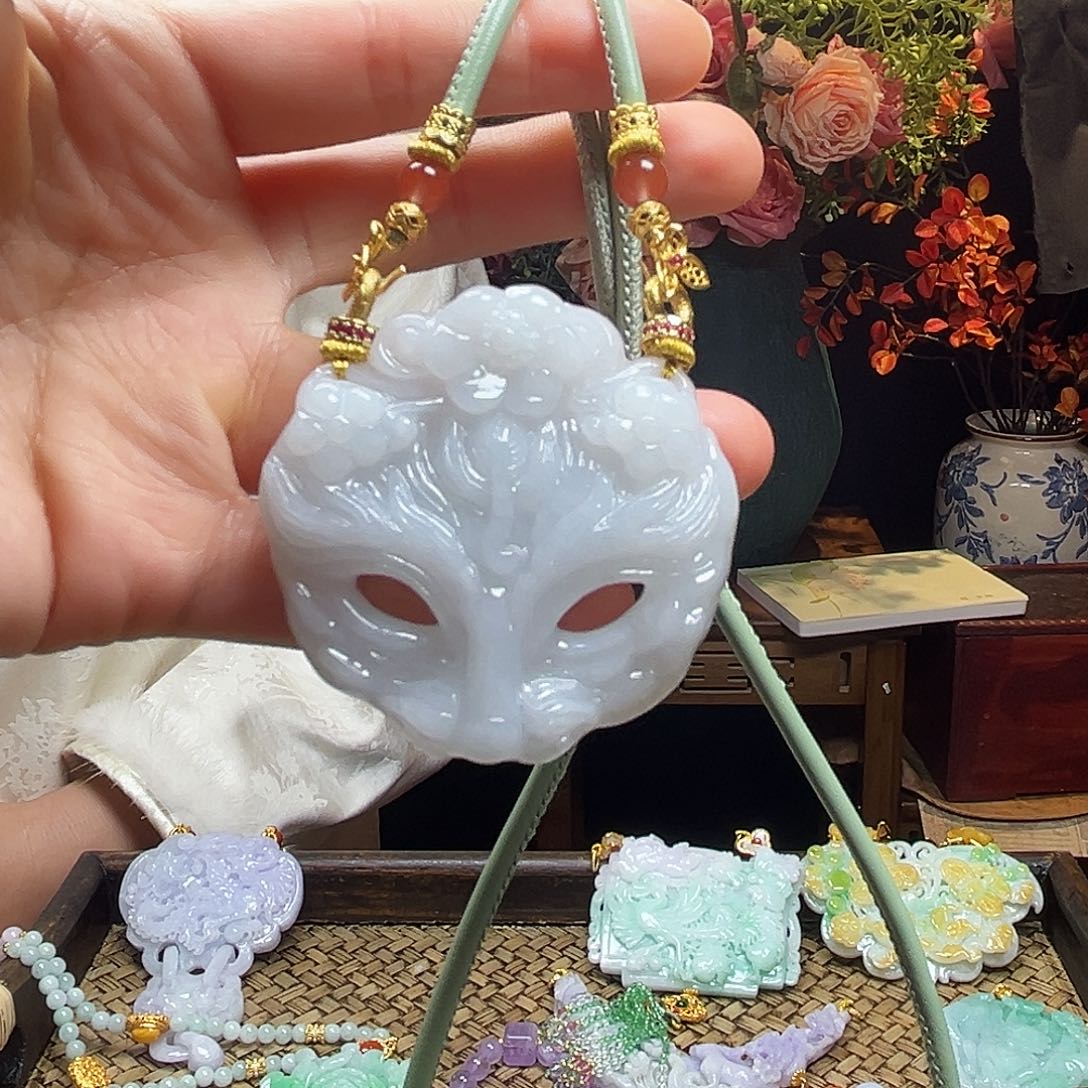 翡翠颈饰未镶嵌天然翡翠