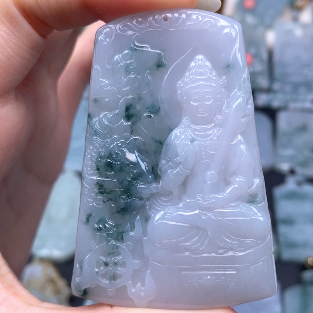 翡翠未镶嵌颈饰文殊