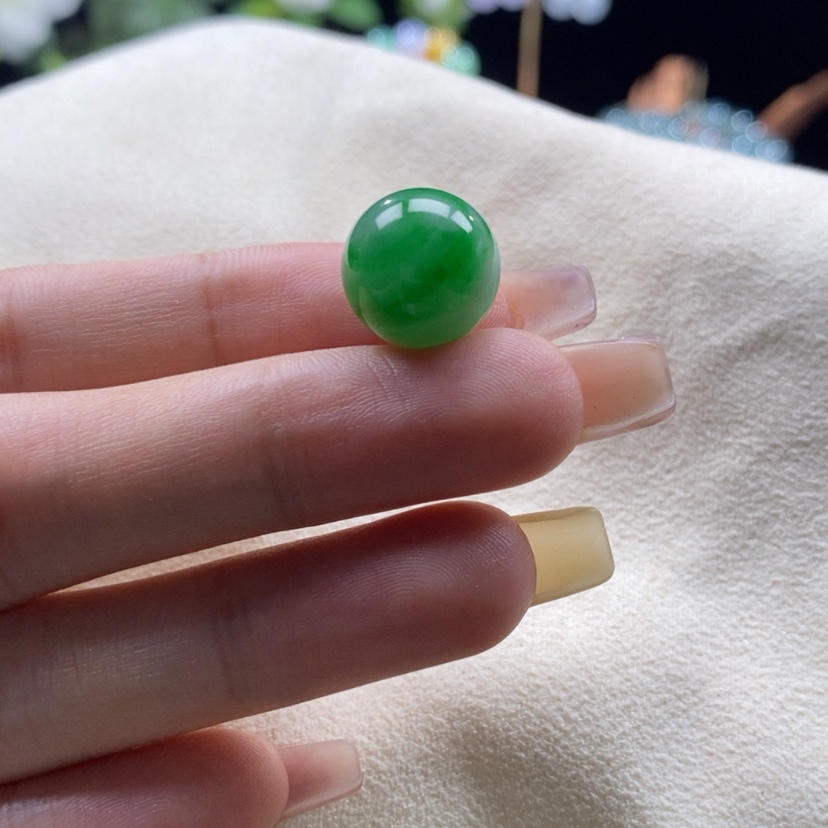 【闪购商品】翡翠颈饰未镶嵌辣绿珠卡13.6