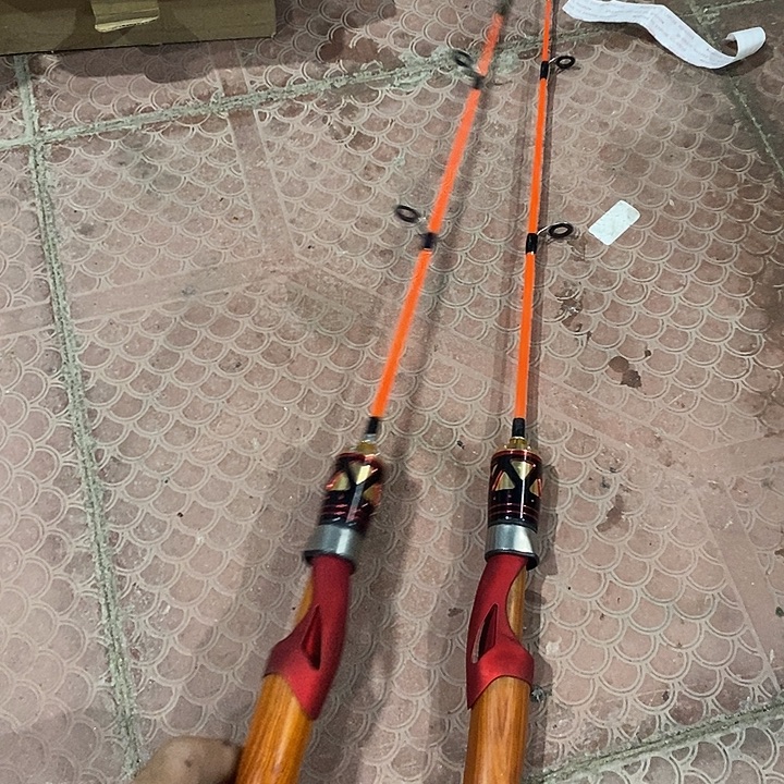 弯把冰钓杆发一个，，，，