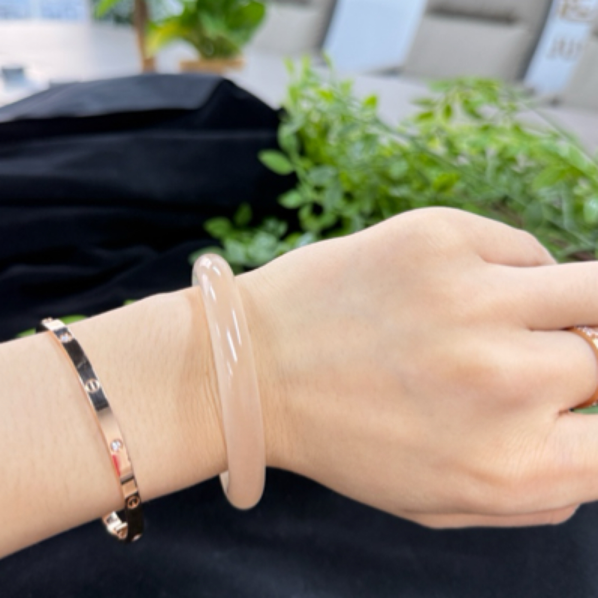 天然西柚玉圆条手镯