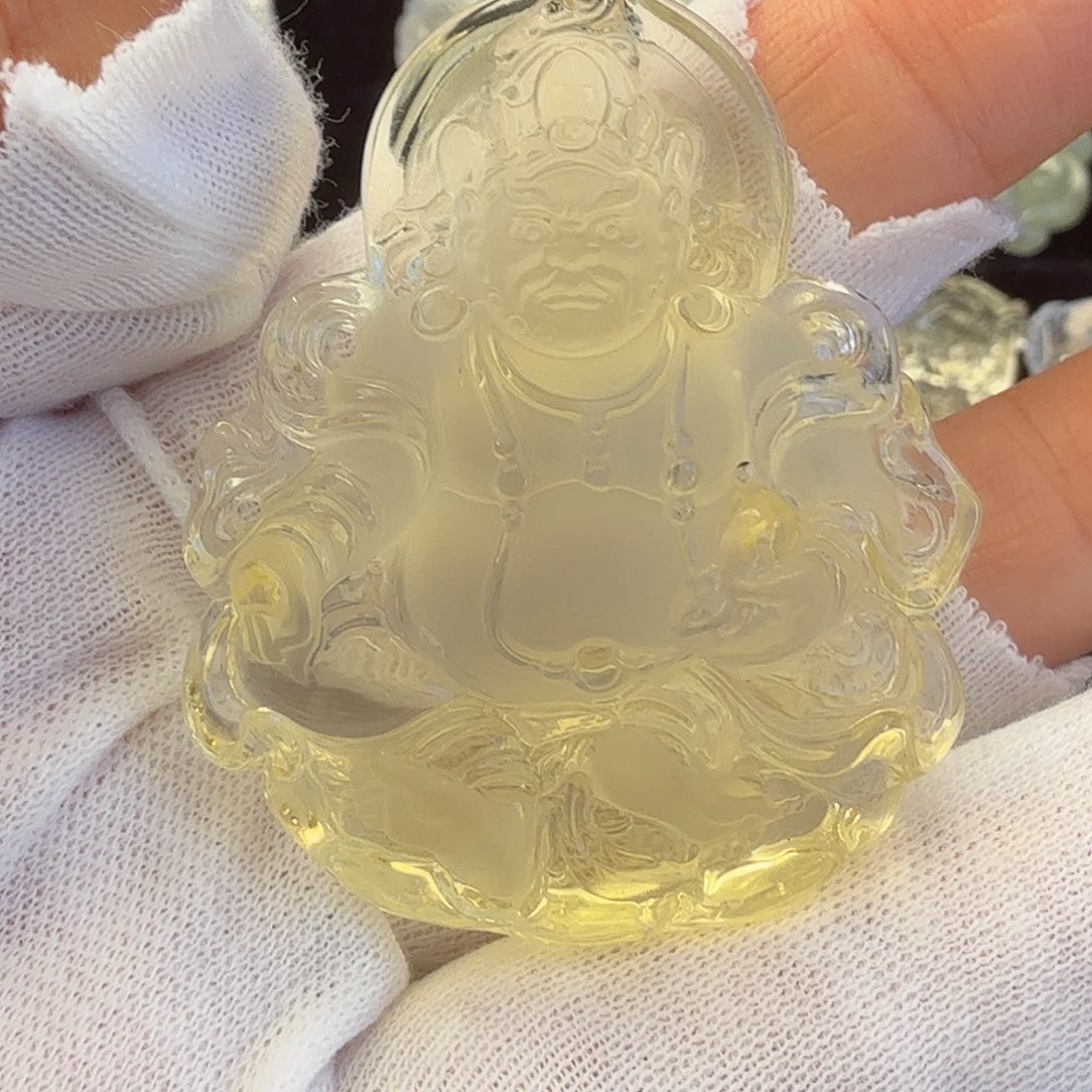 伊***依车挂未镶嵌水晶水晶