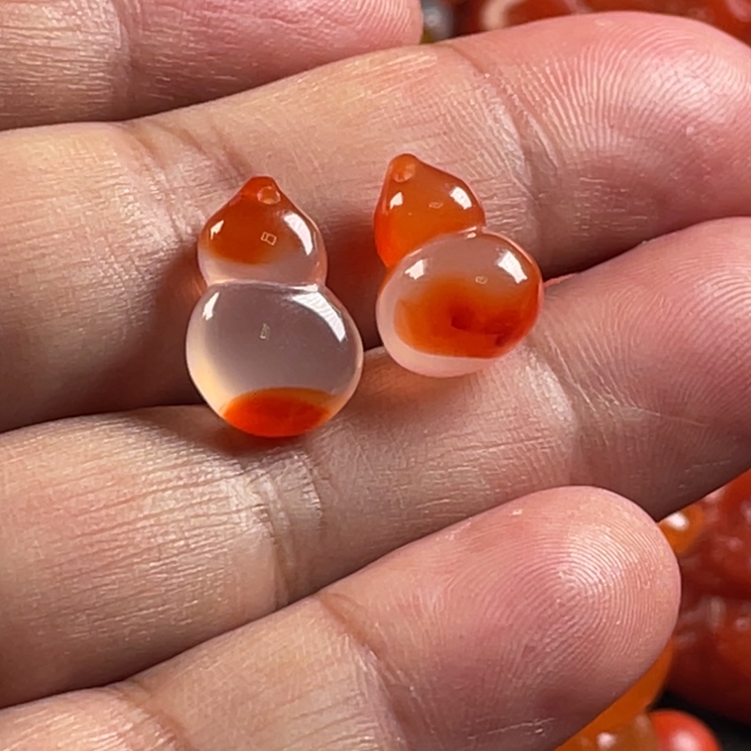 井***走南红玛瑙未镶嵌保山天然原矿杨柳干掌冰飘葫芦一对