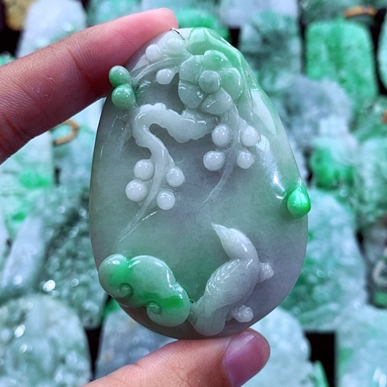 吊坠(不含链)未镶嵌翡翠