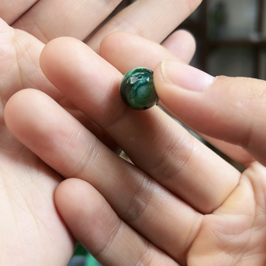 翡翠颈饰未镶嵌吊坠