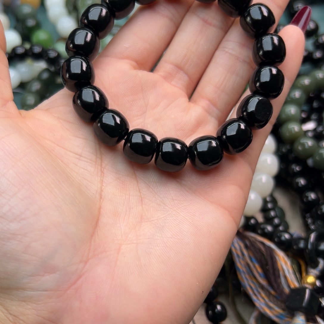 和田玉手链未镶嵌路*