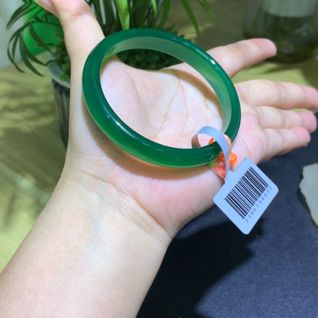 手镯玛瑙/玉髓未镶嵌渐变绿正圈