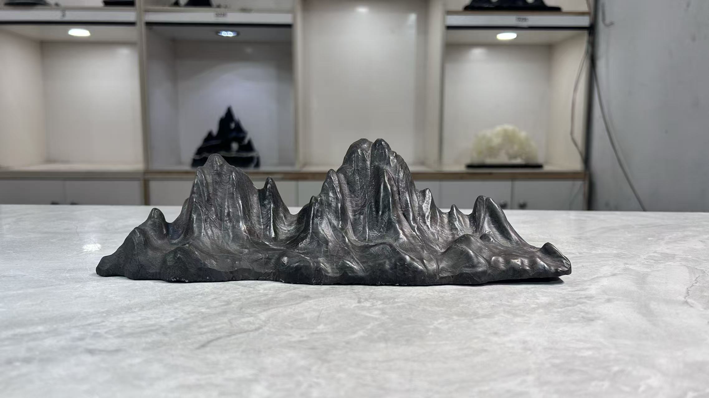 灵璧石茶宠文房造景案头山子（长28宽8高8）