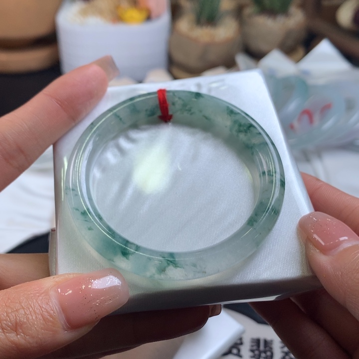 翡翠未镶嵌手镯51圈口