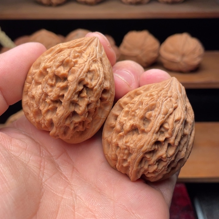 吊坠文玩核桃39边40肚47高51克毕业高货大沽石