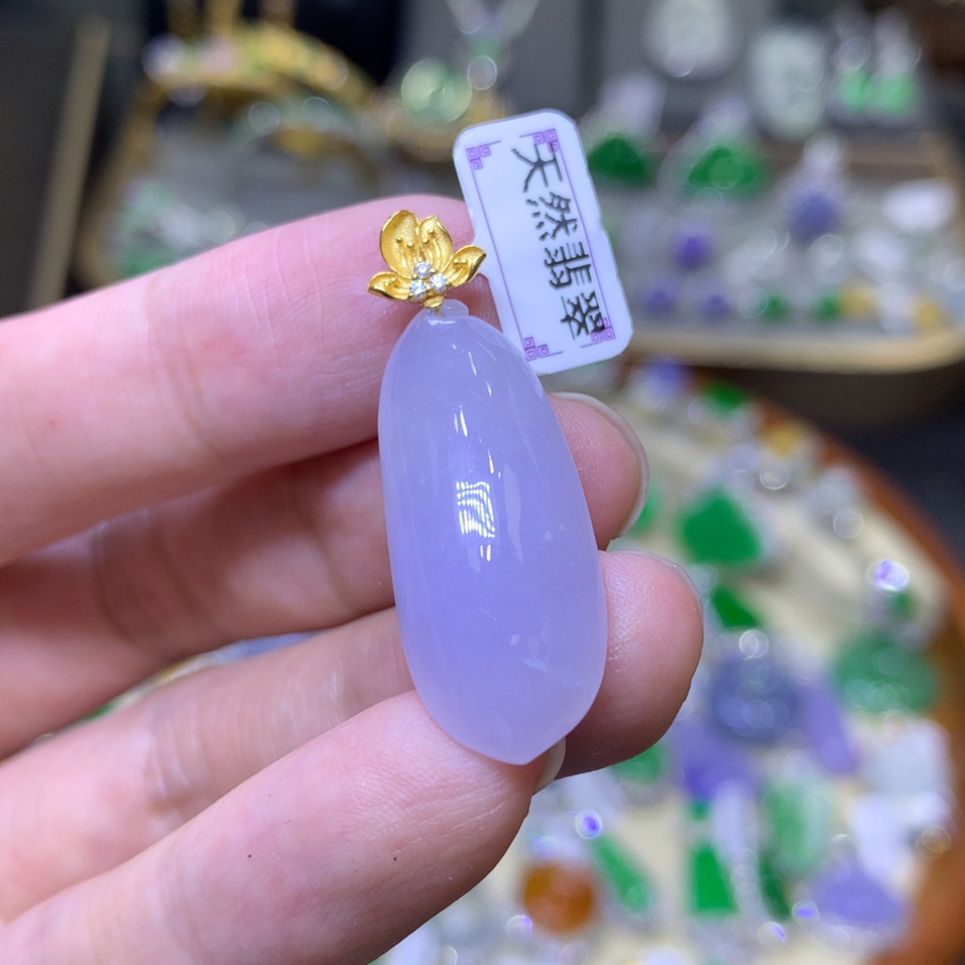 翡翠18K金镶嵌颈饰