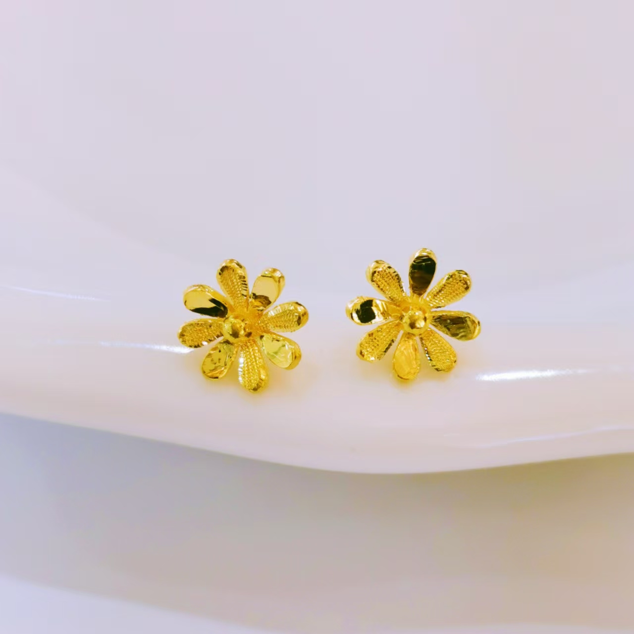 【富远黄金】足金雏菊直针FYHR010303