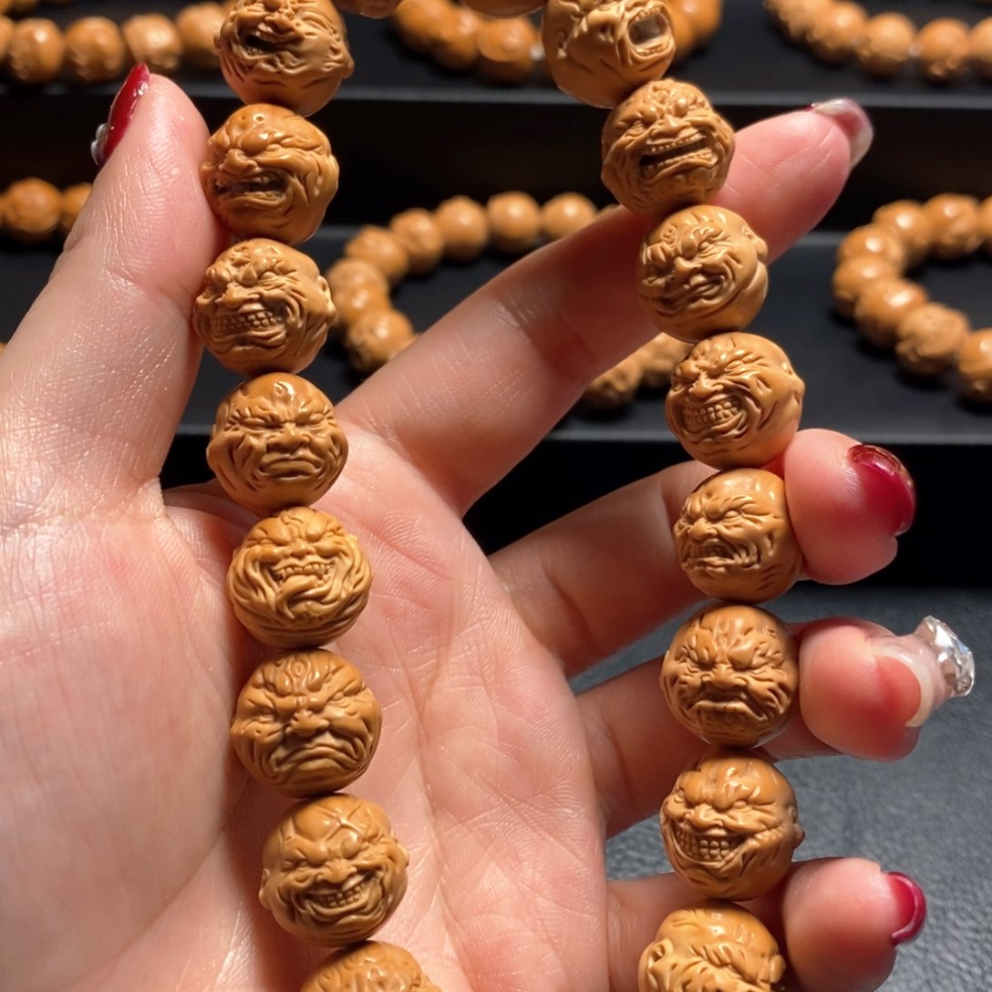 猴头核桃手串肆****.恶僧手持