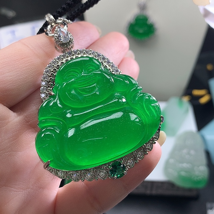 翡翠未镶嵌吊坠(赠链)