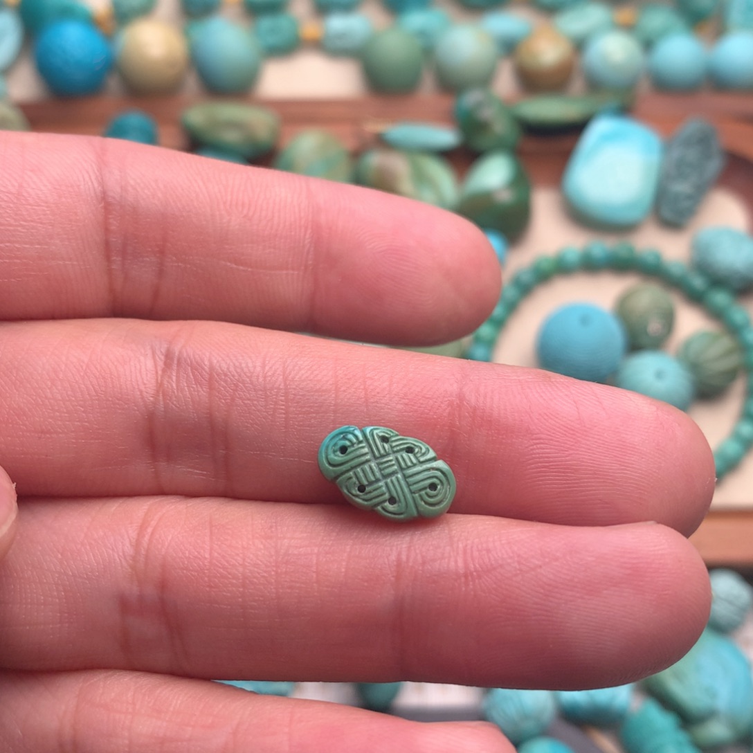 晌***分绿松石未镶嵌颈饰