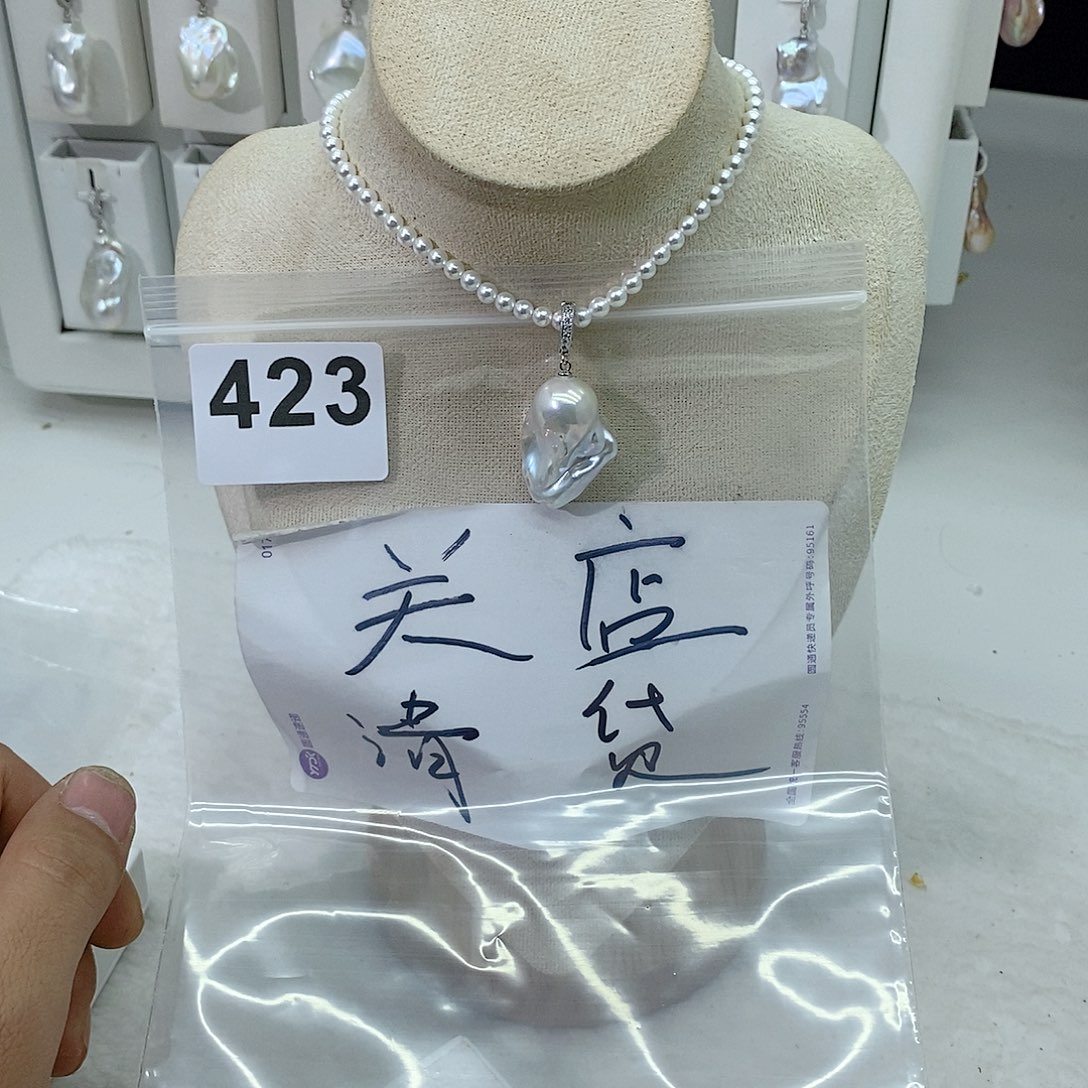 淡水珍珠颈饰合金