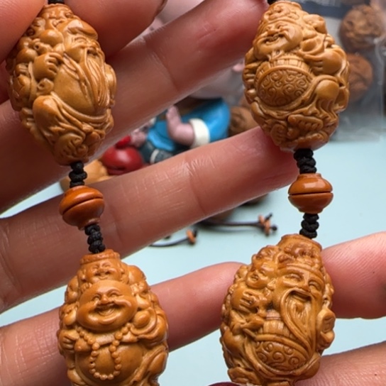 橄榄核手串雕刻工艺