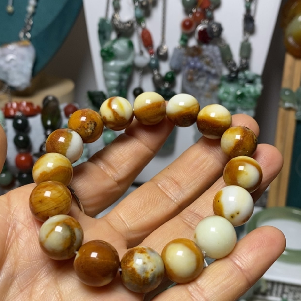 【闪购商品】翡翠吊坠(赠链)未镶嵌