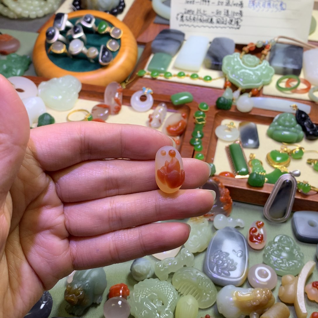 南红玛瑙颈饰未镶嵌小****?定制不退不换上下通孔孔道2