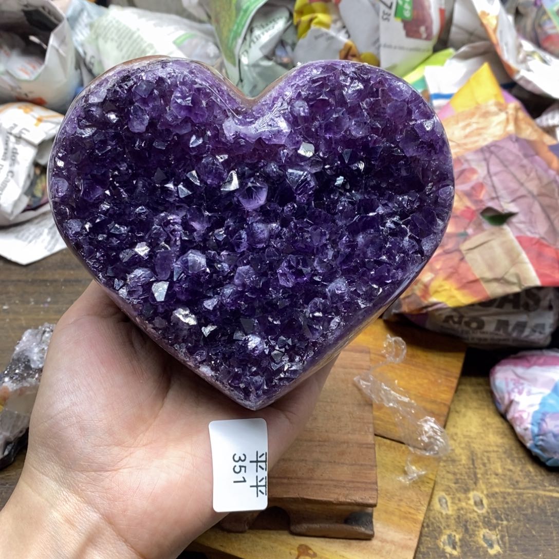 紫晶乌拉圭未镶嵌