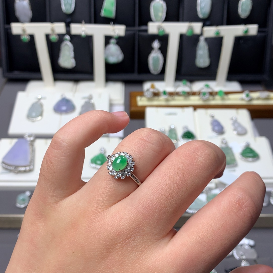 圆***呀翡翠银S925镶嵌颈饰