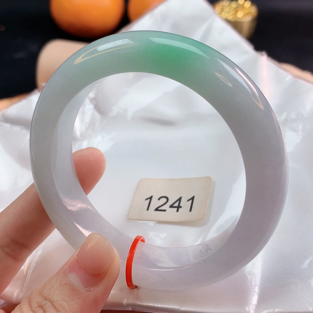 翡翠手镯未镶嵌58圈1241