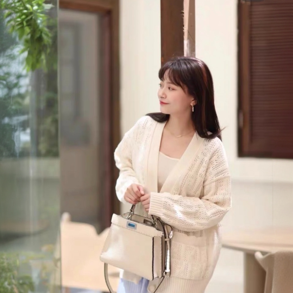 99新 FENDI/芬迪 X14461 米白色镂空满印V领针织开衫外套38 S码