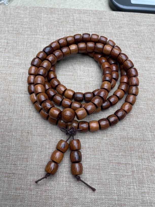 高盛沉香木串（) 331