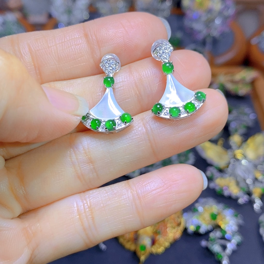 翡翠颈饰银S925镶嵌天然翡翠