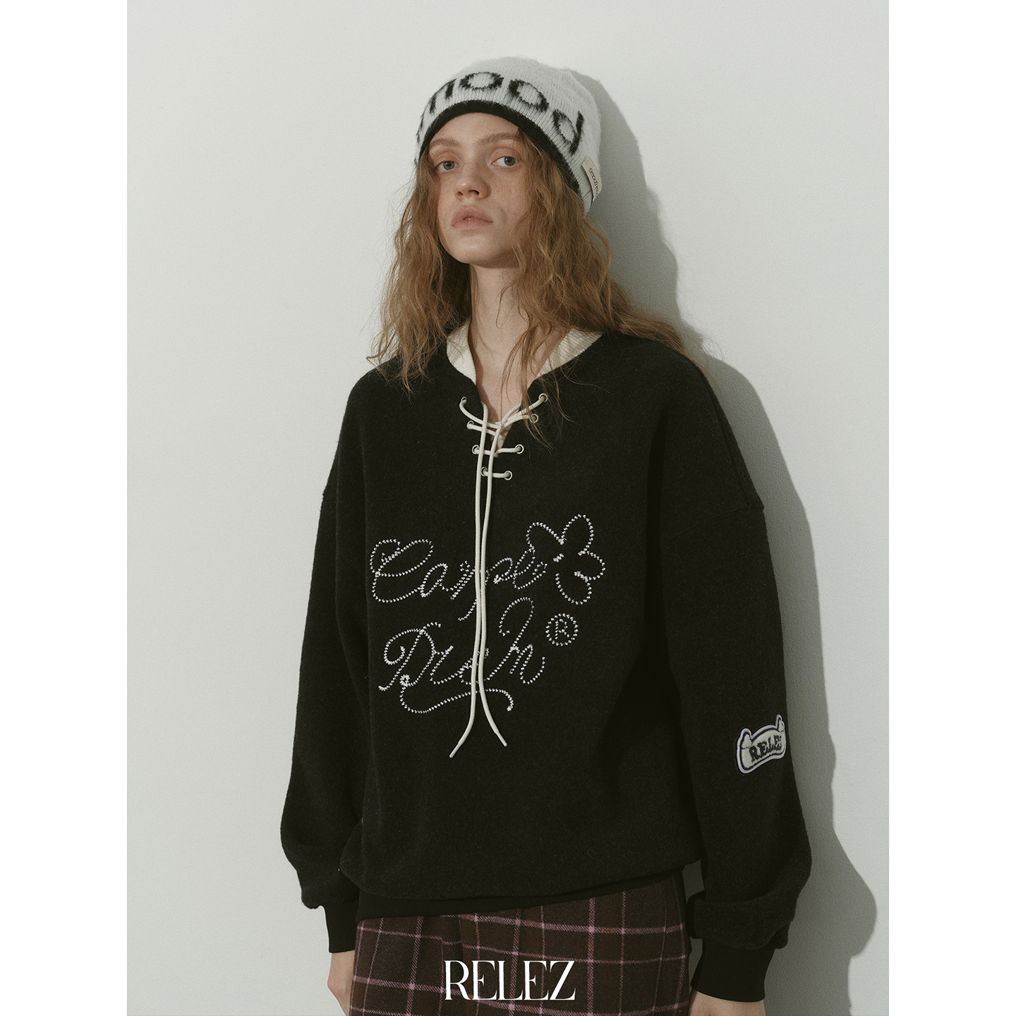 relez 撞色领系带设计感绣花卫衣女新款时尚宽松小众休闲加绒上衣