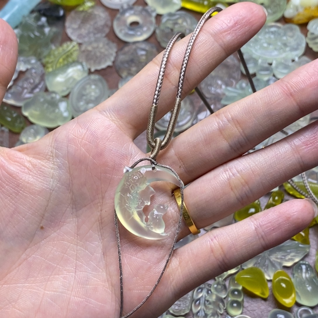 大***。蛇纹石玉合金颈饰