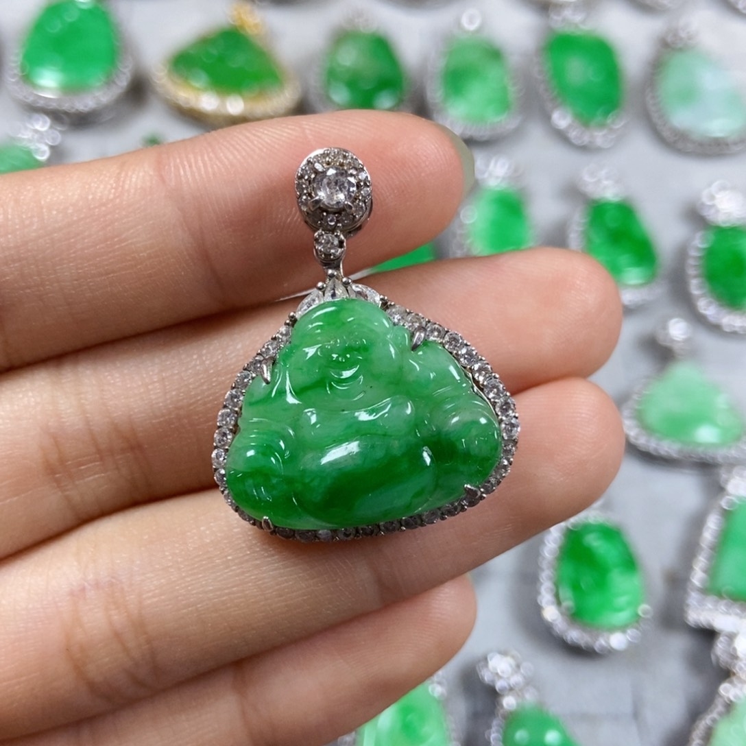 颈饰未镶嵌翡翠佛公