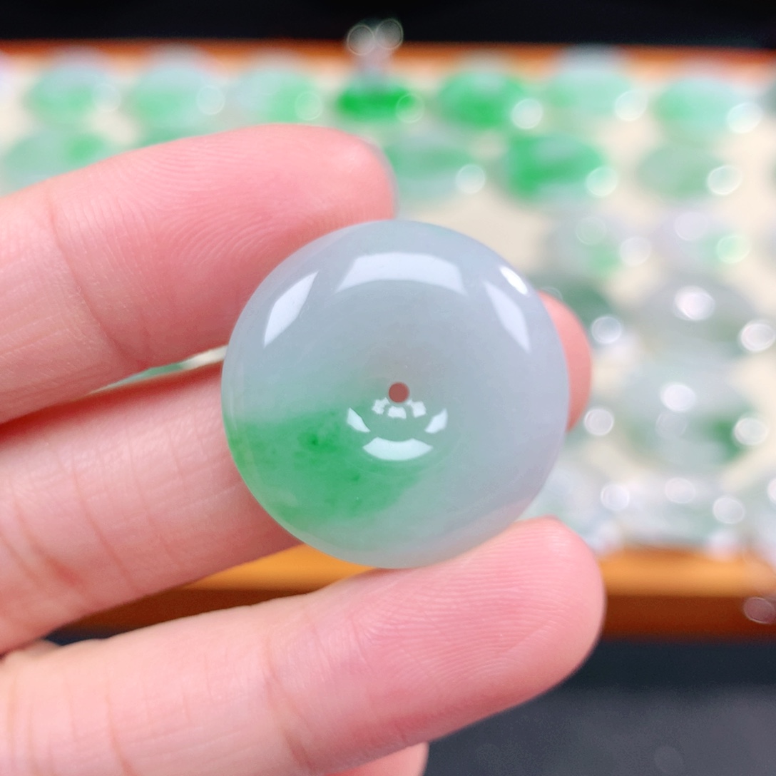 翡翠未镶嵌颈饰24.5-5.5