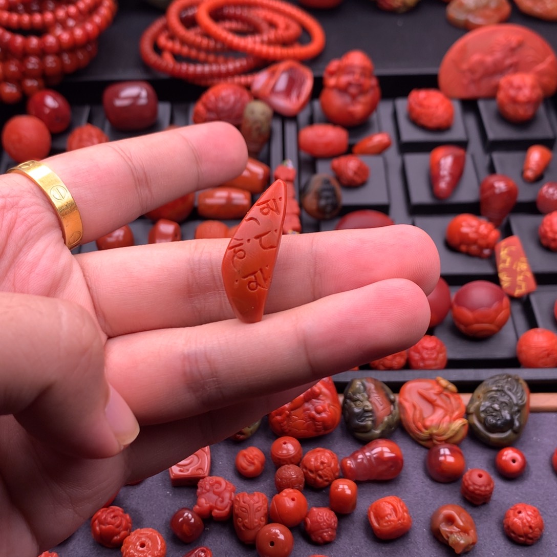 南红玛瑙未镶嵌南红精工雕刻六字箴言挂饰11mm+