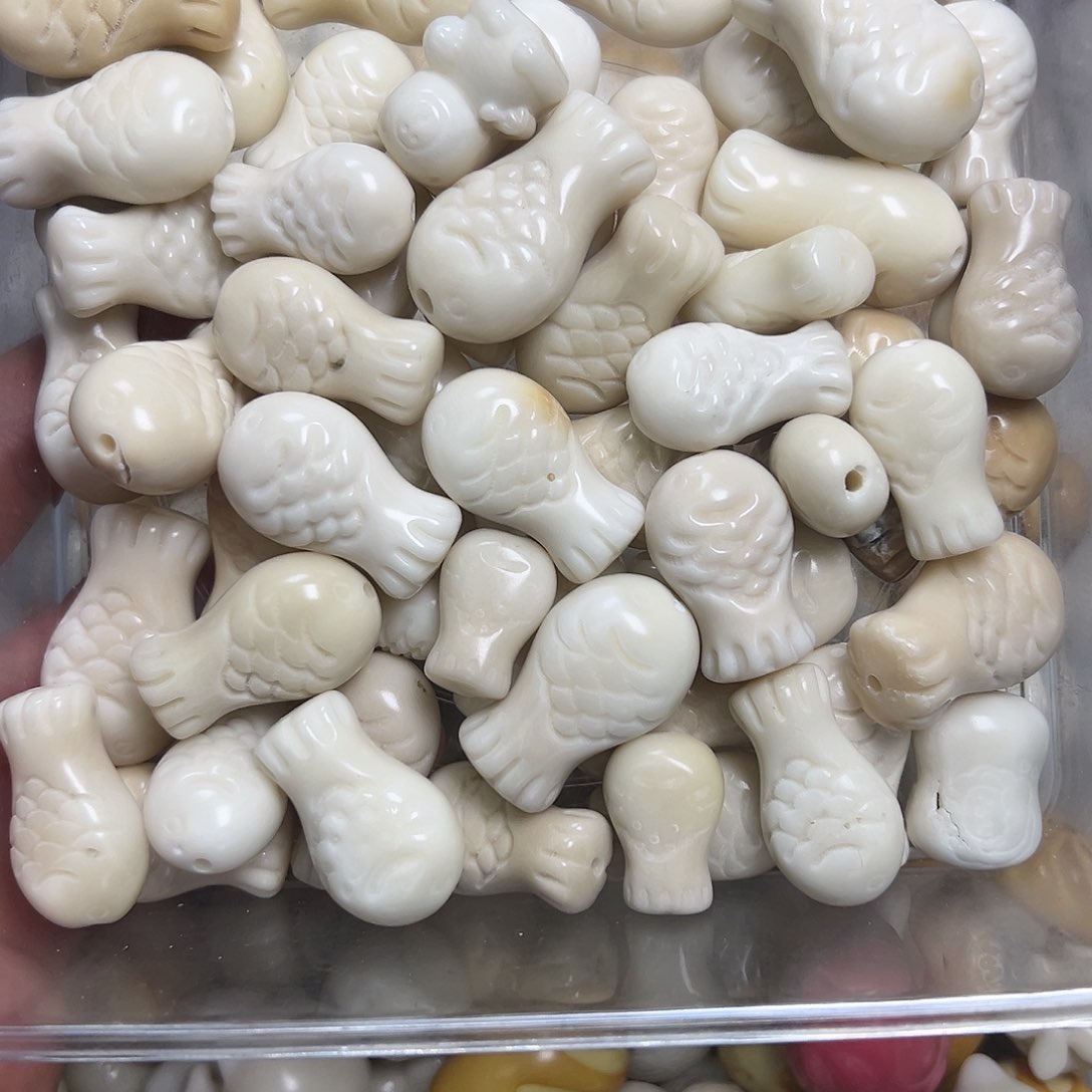 菩提根/象牙果吊坠瑕疵白色烤鱼4颗 不挑不选 有坏有裂