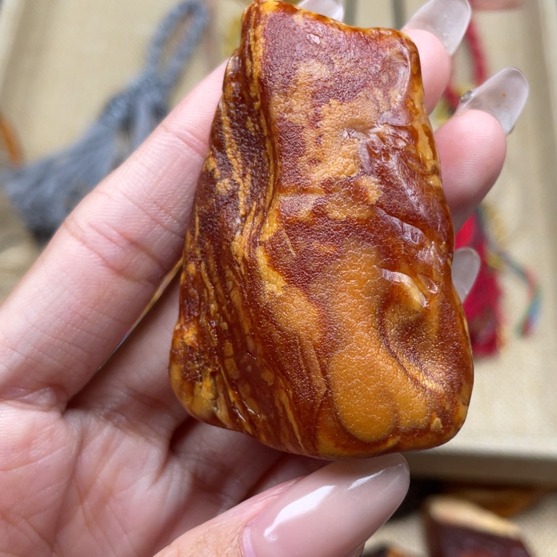 琥珀未镶嵌珠宝奇石