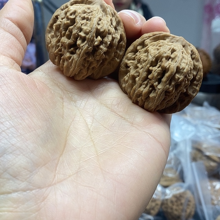 文玩核桃把件41四座楼红皮