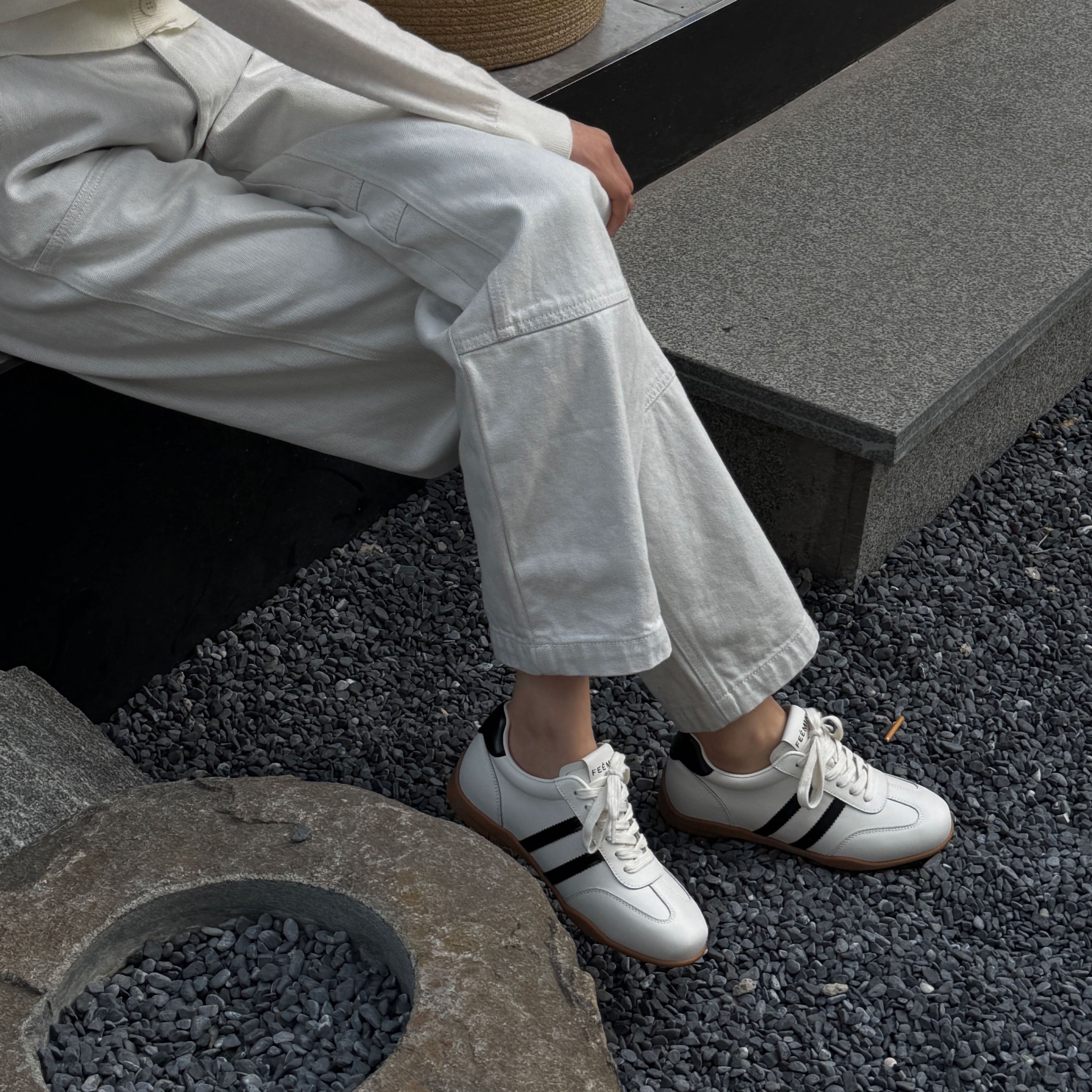 小发喵「简雅白调低帮德训鞋｜ 轻潮撞色条纹饰条蕴型格逸韵」999